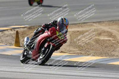 media/Feb-07-2025-CVMA Friday Practice (Fri) [[7034960ba2]]/4-Racer 4/Session 3 (Turn 8)/